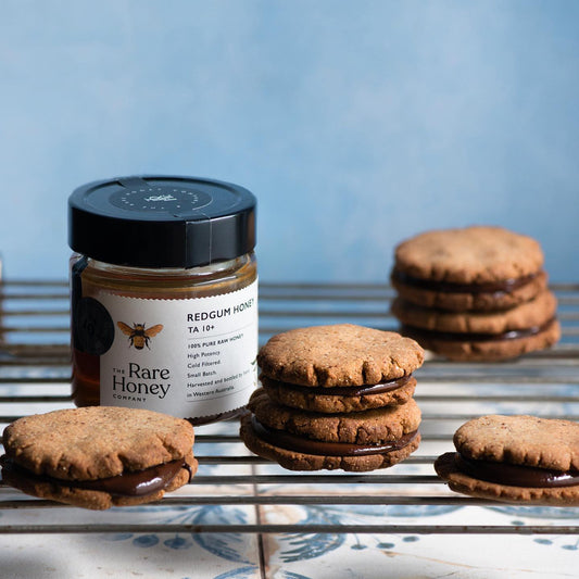 Chocolate, sea salt & raw honey cookie