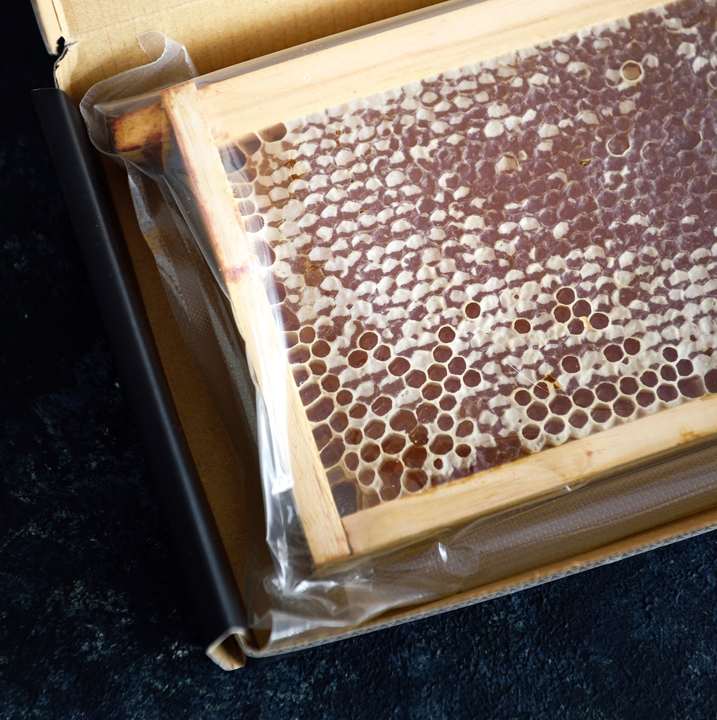 100% natural full frame honeycomb